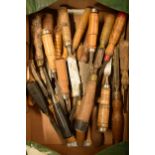 A mixed collection of vintage chisels to include makes such as Stanley, Woodcock and others (Qty).