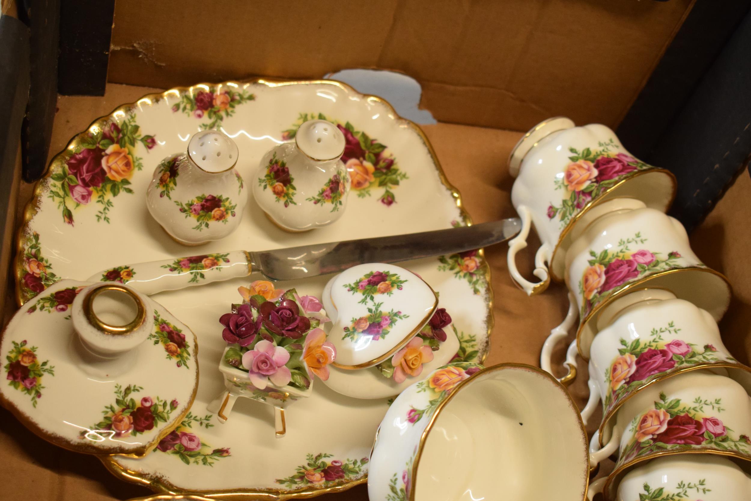 Royal Albert Old Country Roses to include medium teapot, 6 cups, 6 saucers, 6 side plates, cruets, - Image 2 of 5