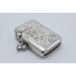 Hallmarked silver vesta case with floral decoration, 14.3 grams. Birmingham 1900.