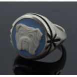 Wedgwood Silver and blue Jasperware bulldog ring. Size K. 9.1 grams