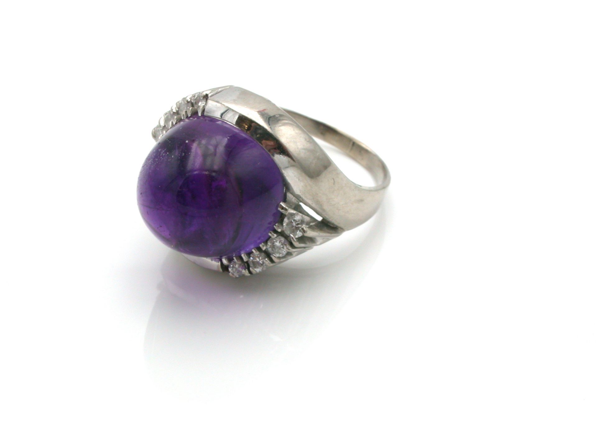 Ring WG 585, 14,94 g; Diamanten, großer Amethyst