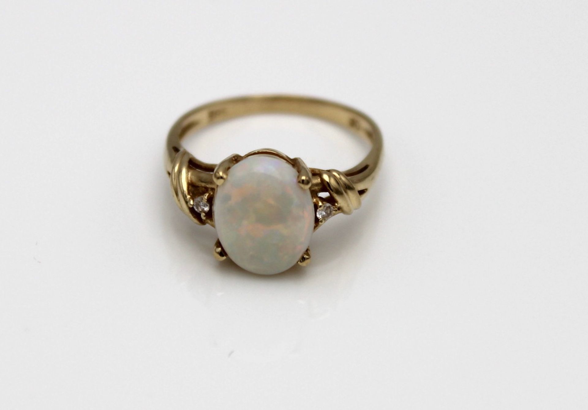 Ring GG 585, 2,58 g; Opal und Diamant, RG 51