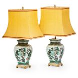 Ein Paar Tischlampen China