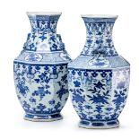 Ein Paar große achtkantige Balustervasen China, 19. Jh.