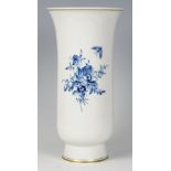 Kelchvase "Blaue Blume" Meissen