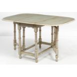 Pembroketable im gustavianischen Stil