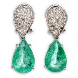 Ein Paar Smaragd-Diamantohrringe