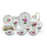 Kaffeeservice "Rote Rose" Meissen, um 1860/1924, einmal später