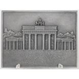 Das Brandenburger Tor in Berlin als Reliefplakette
