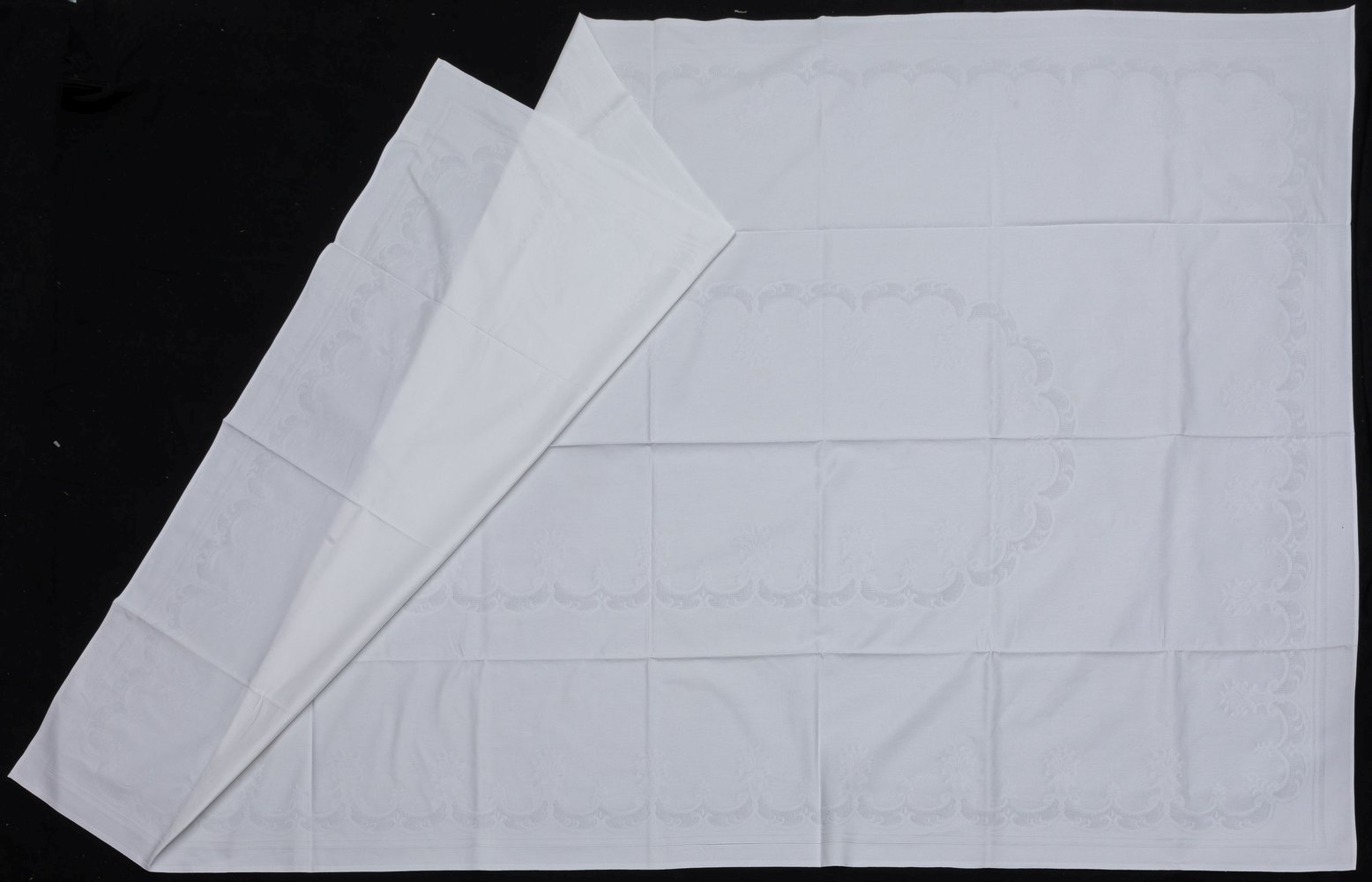 Zwei weiße Tafeltücher - Image 2 of 4