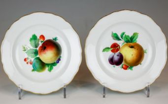 Zwei Dessertteller mit Früchtemalerei Meissen, um 1860/1924