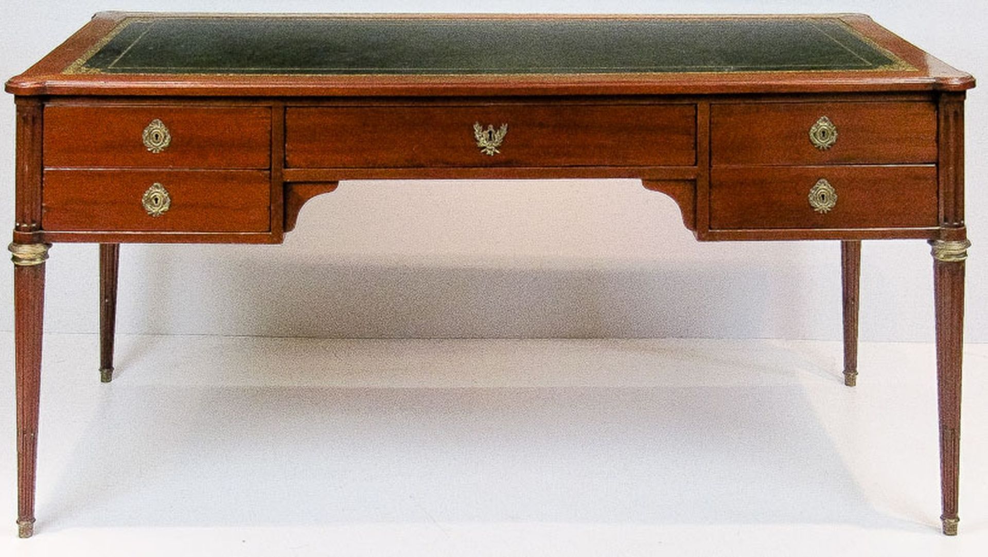 Schreibtisch im Louis-XVI-Stil