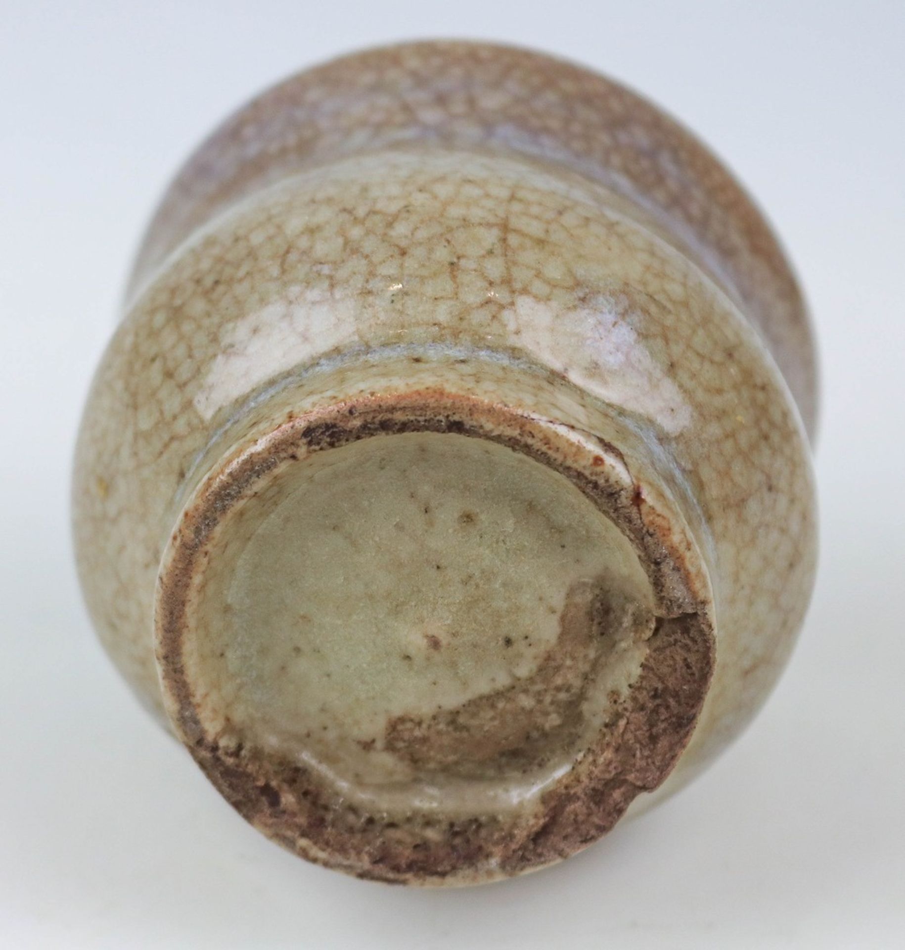 Kleiner leicht gebauchter Keramik-Topf - Bild 3 aus 3