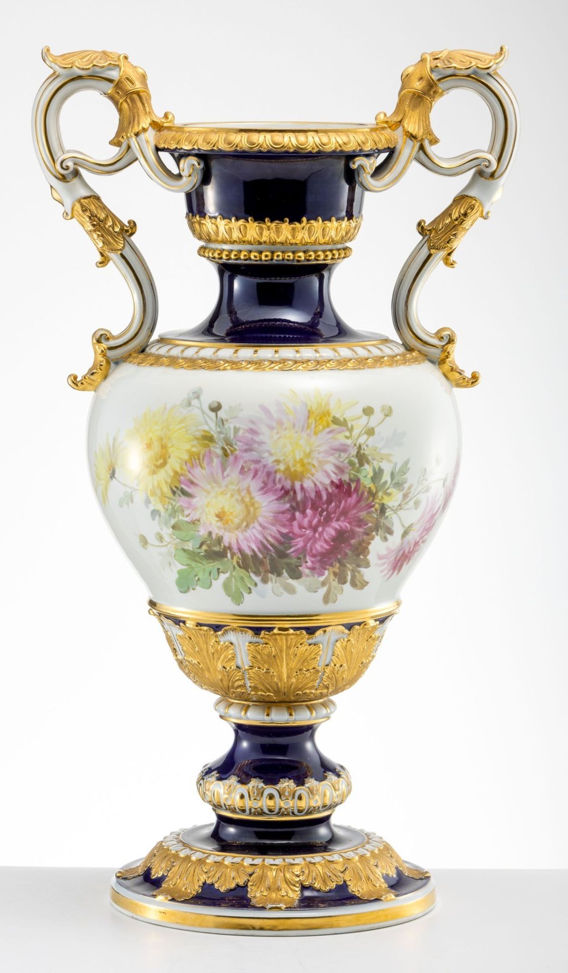 Prunkvase mit Weichmalerei Meissen, um 1880/1924 - Bild 2 aus 3