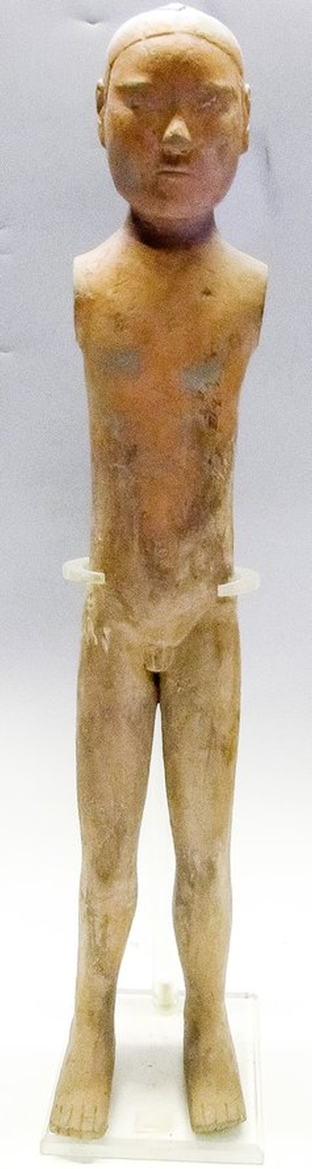 Figur eines stehenden, unbekleideten Mannes, ohne Arme China, Han-Zeit