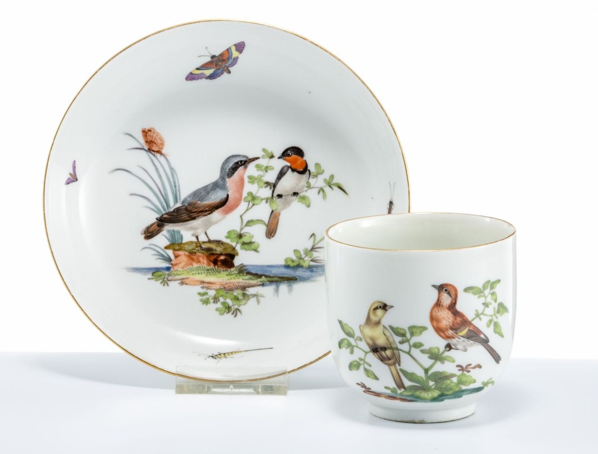 Tasse und Untertasse mit Singvögeln und Insekten Meissen, um 1740/45 - Bild 2 aus 3