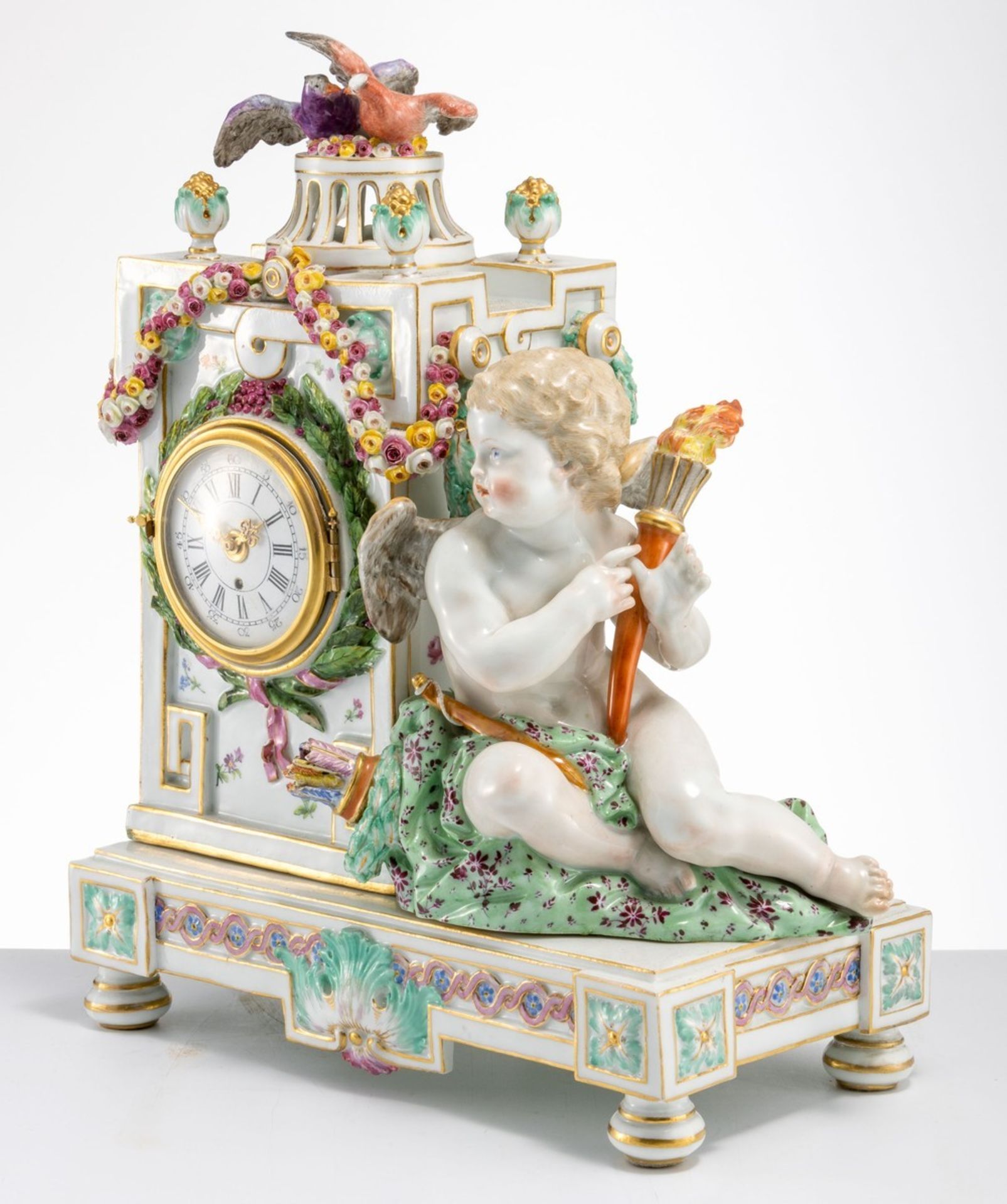 Seltene klassizistische Uhr "mit Putto und Täubchen" Meissen, um 1775 - Bild 2 aus 6