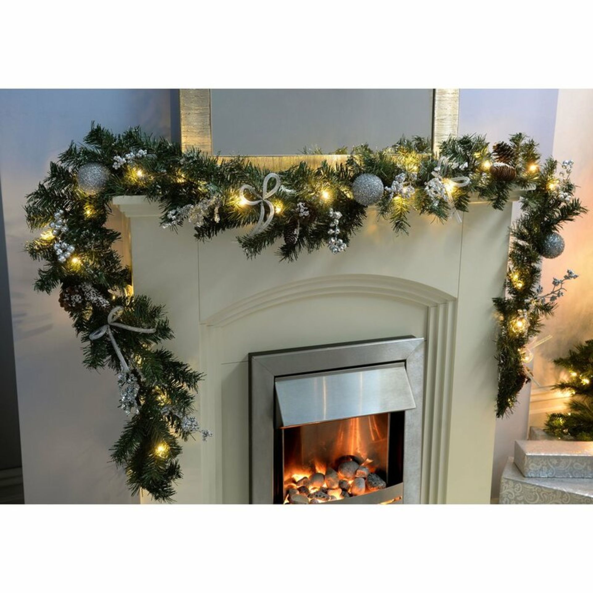 Pre-Lit Decorated Illuminated Garland - RRP £58.99 - Image 5 of 5