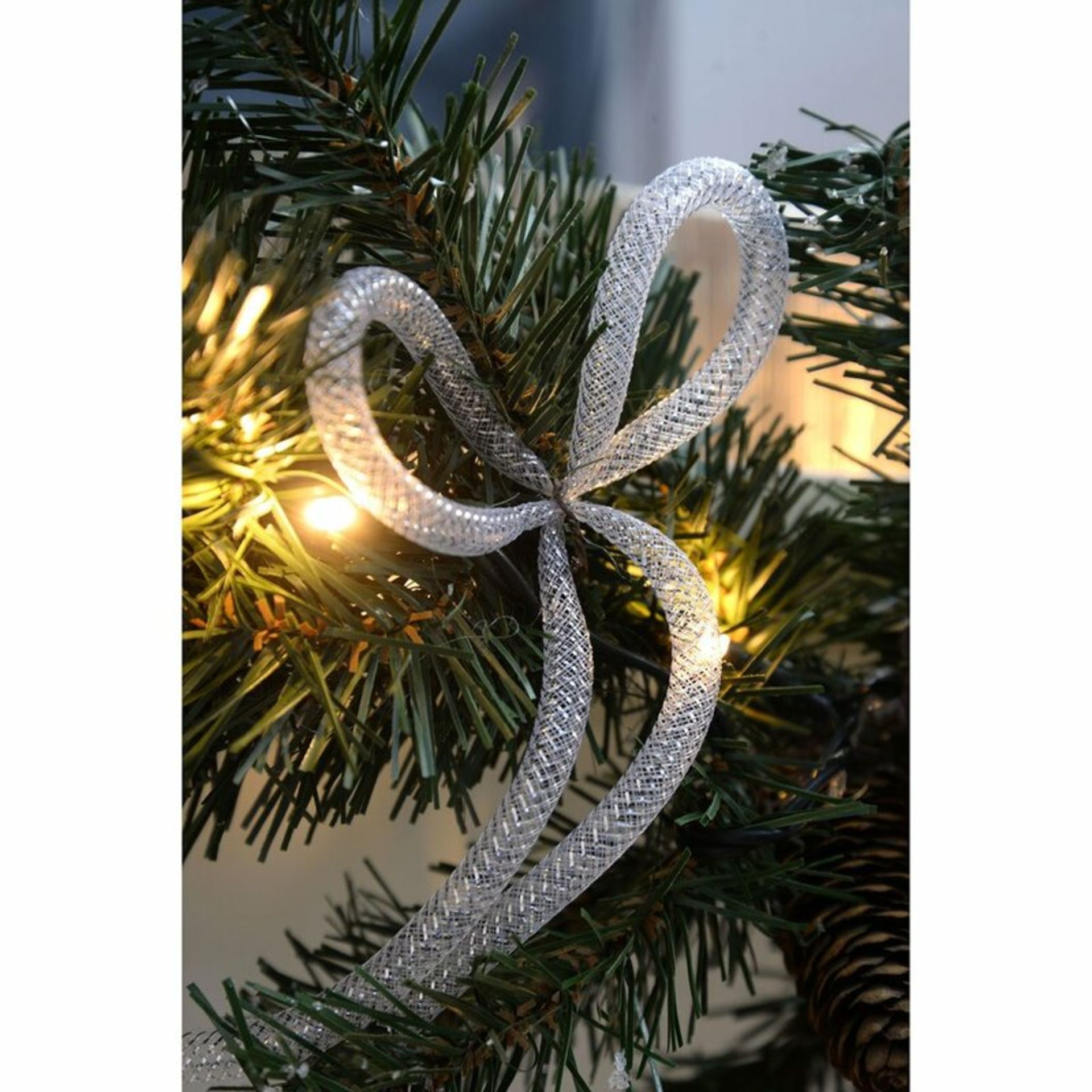 Pre-Lit Decorated Illuminated Garland - RRP £58.99 - Image 4 of 5