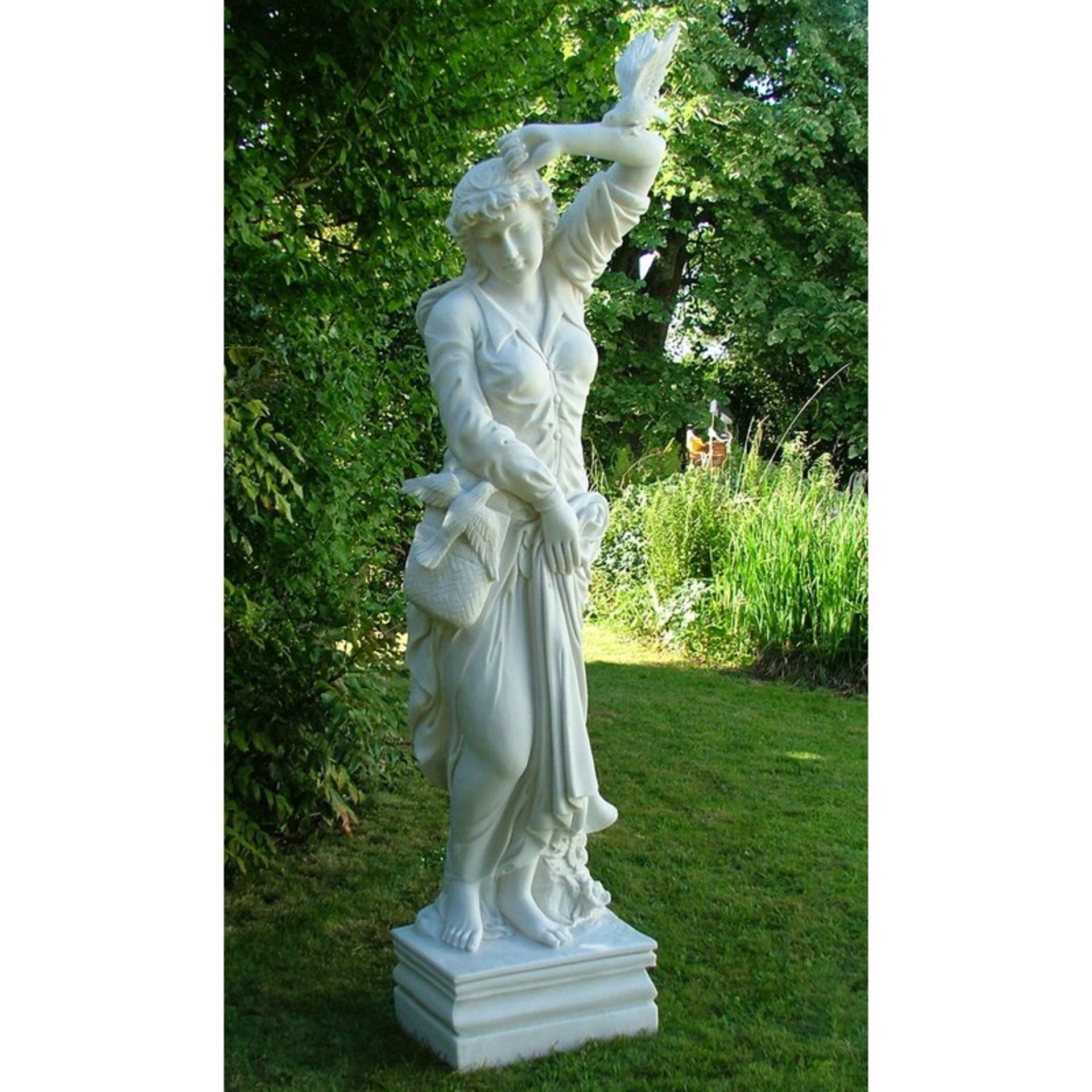 Ellensburg Melanie Statue - RRP £117.99. (TOP OF BIRD WING IS BROKE OFF) COLLECTION ONLY
