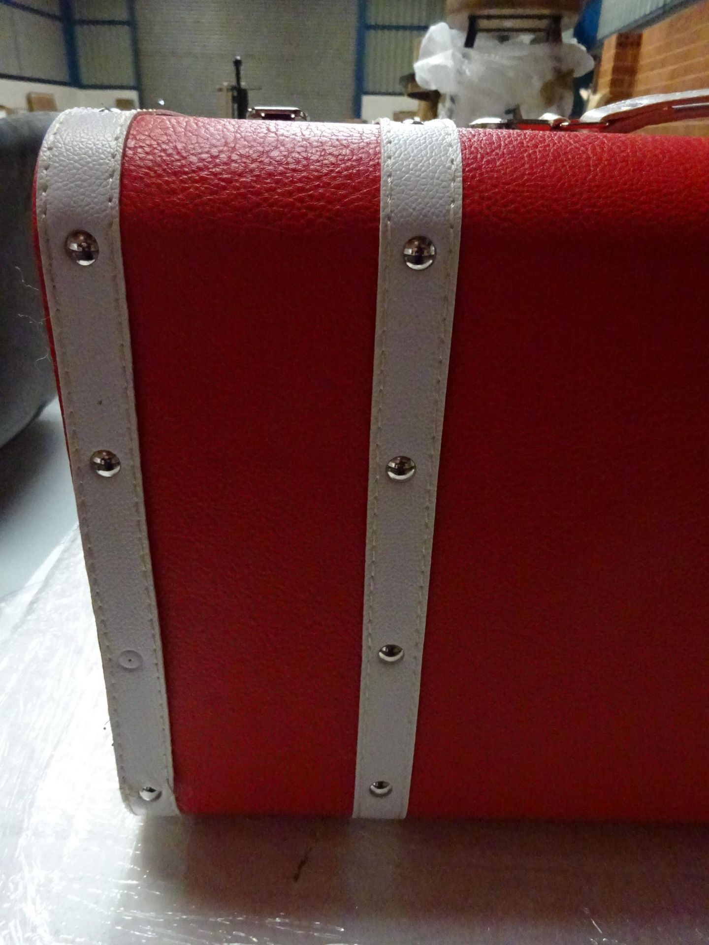 RRP £150 - Two Red Present Trunks (Scuffed & Some Damage On Corner) - Image 3 of 3