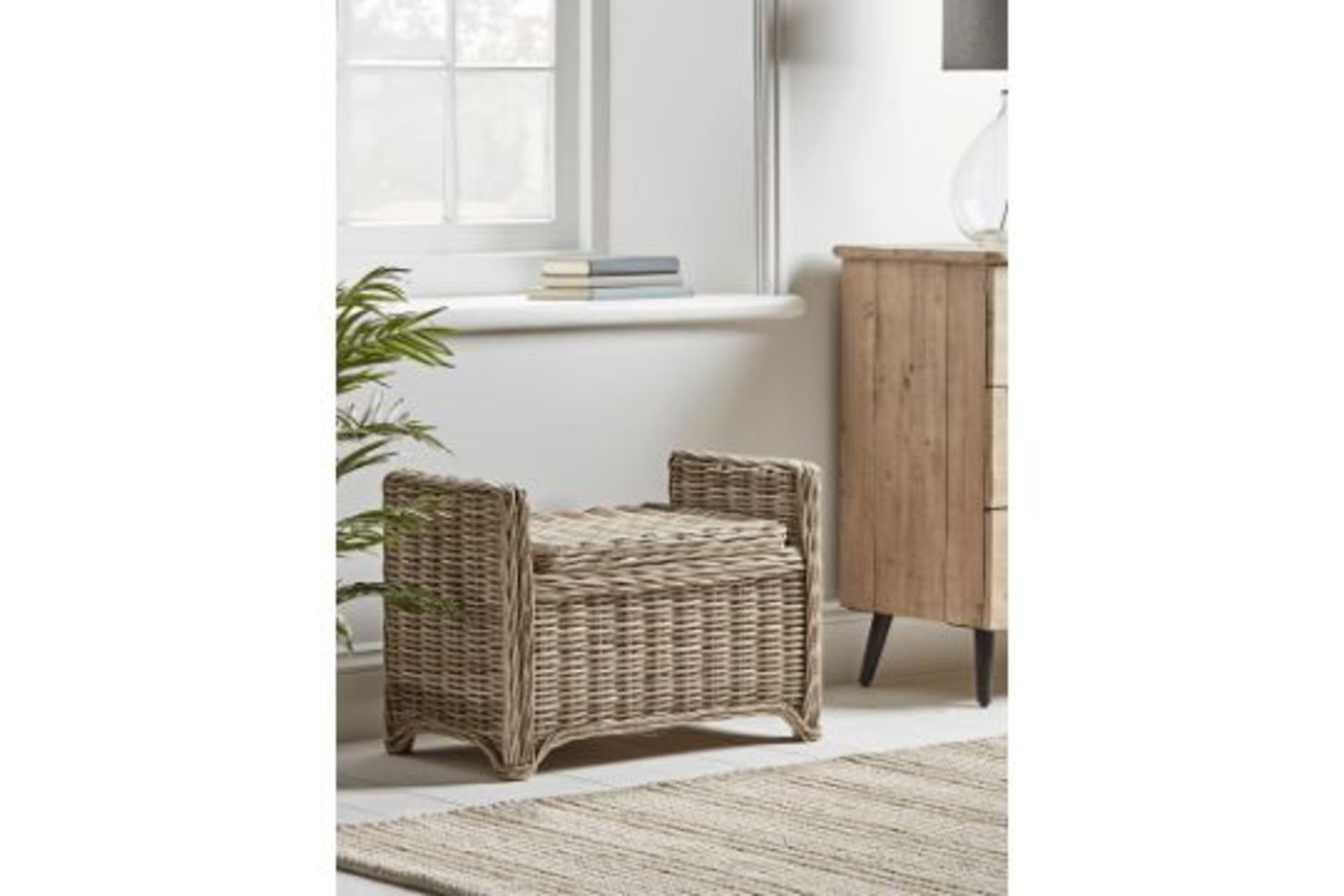 RRP £375 - Round Rattan Storage Bench - Small (lid doesn’t close flush and slighly wobbly)