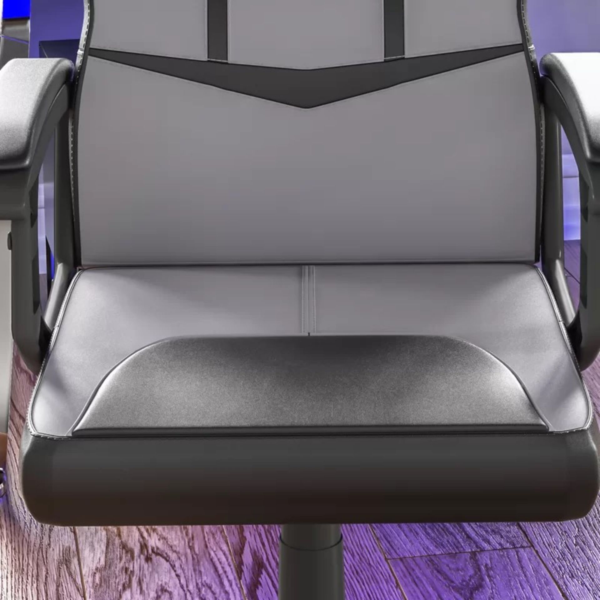 RRP £71.99 - Muskoka Gaming Chair - Image 2 of 3