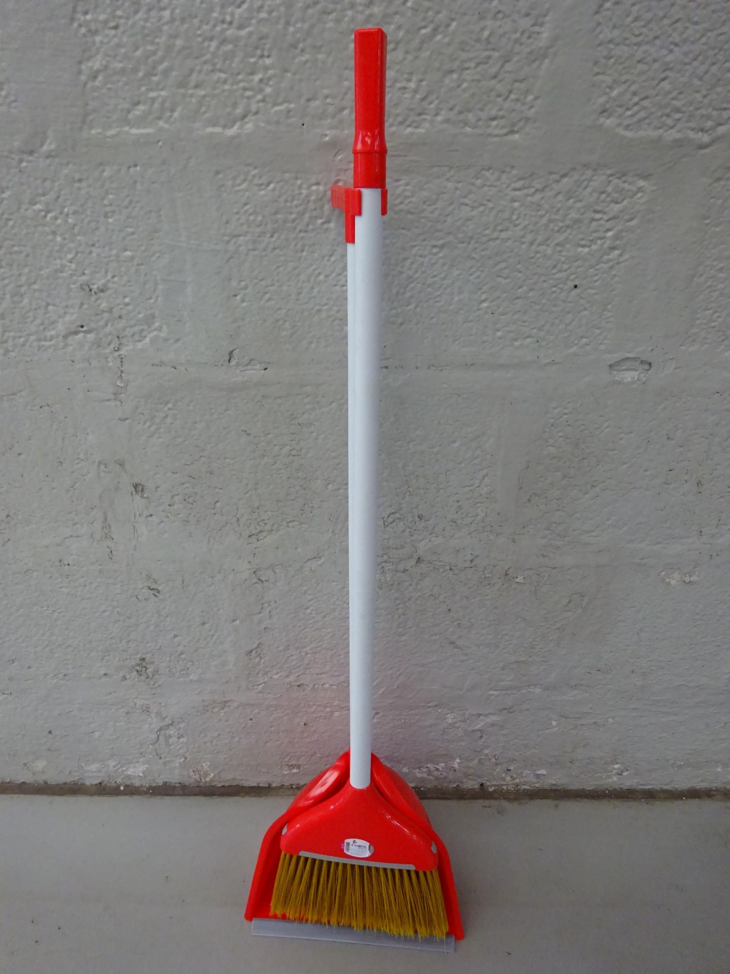 New Red Zambak Dustpan with Broom (98CM)