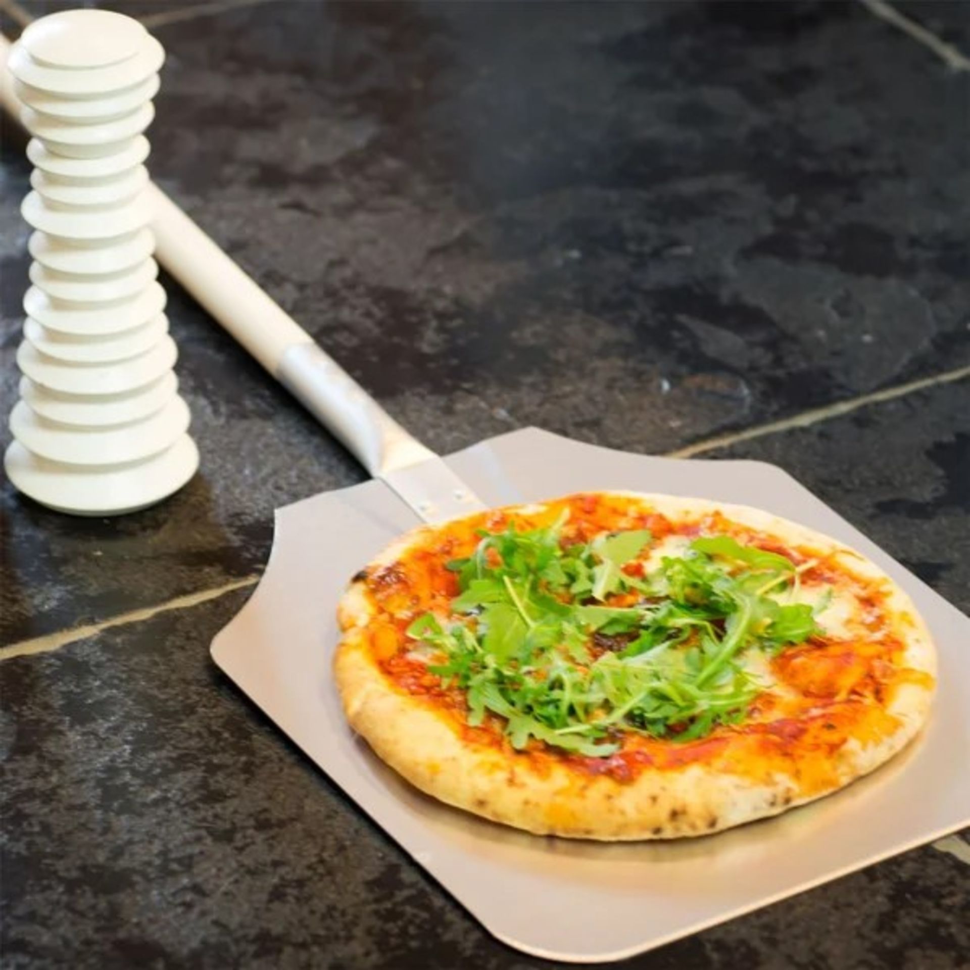 RRP £13.99 - Aluminium Pizza Peel - Size: 2.5cm H x 60cm W x 36cm D - Image 2 of 2