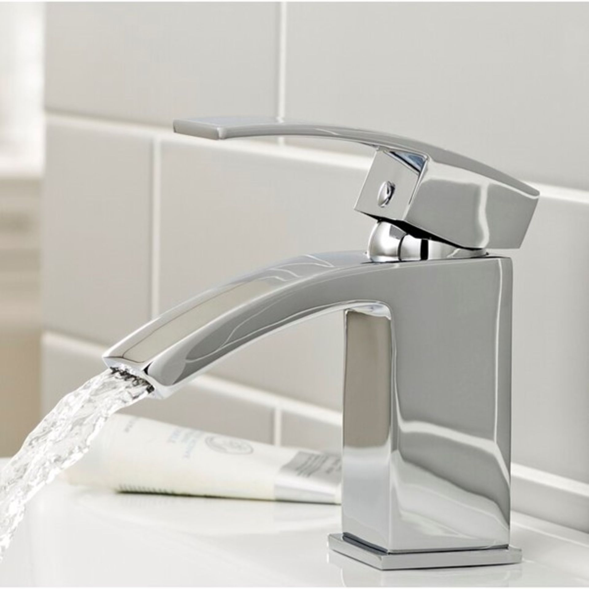 RRP £54.99 - TAP001FL Flair Waterfall Tap