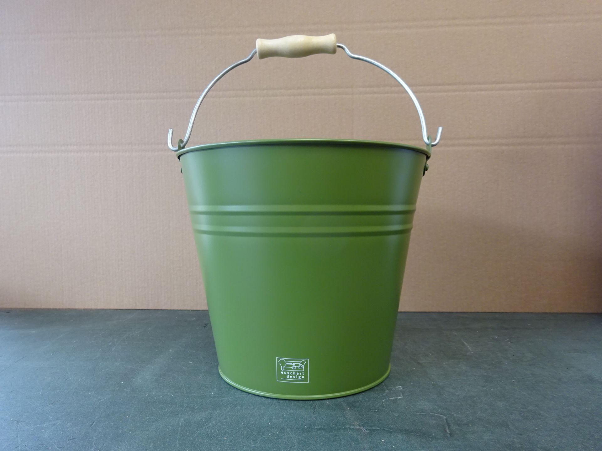 RRP £12.99 - Esschert Design Metal bucket with wooden handle - bucket height 20cm -Dark Green