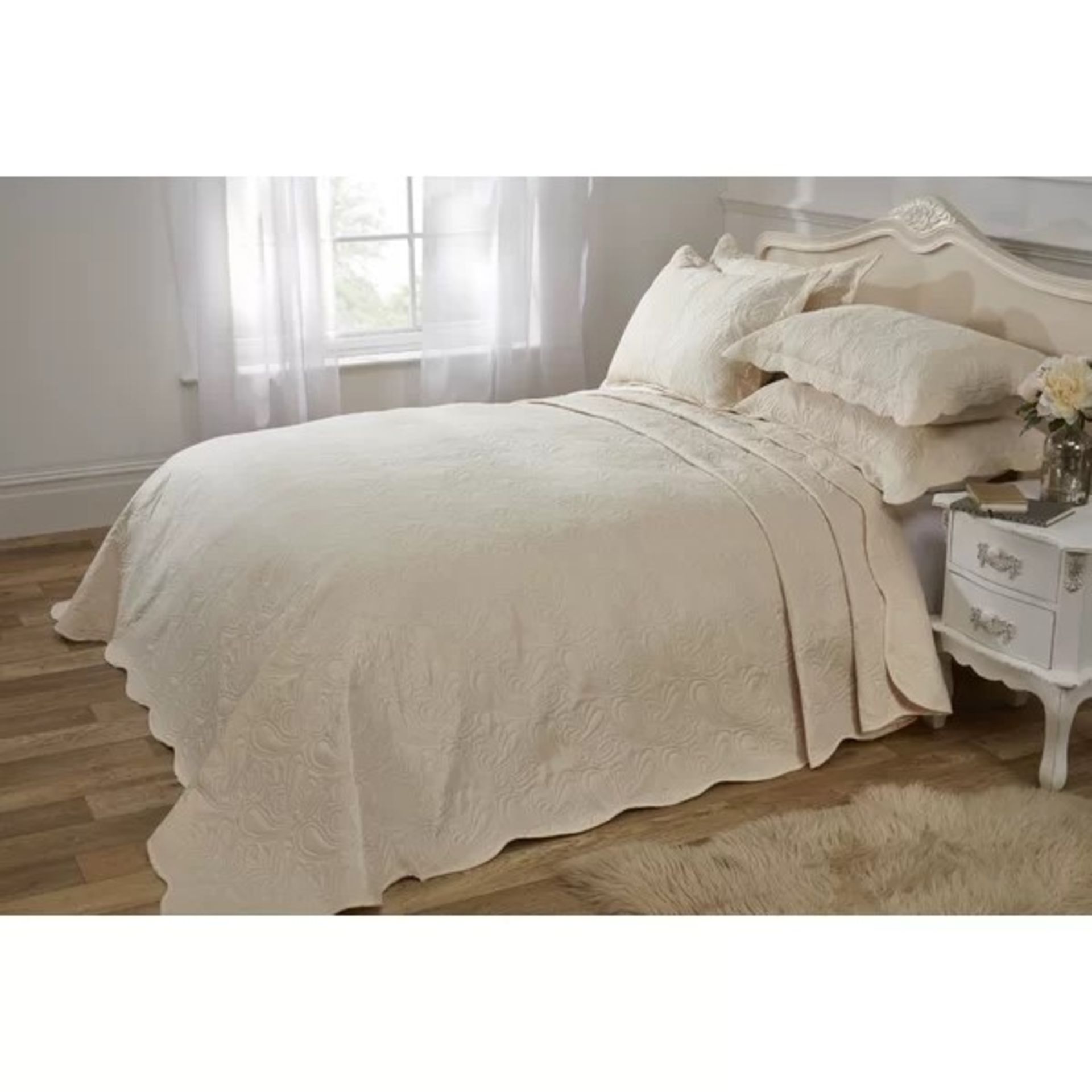 RRP £22.99 Pesmes Bedspread Set - Cream