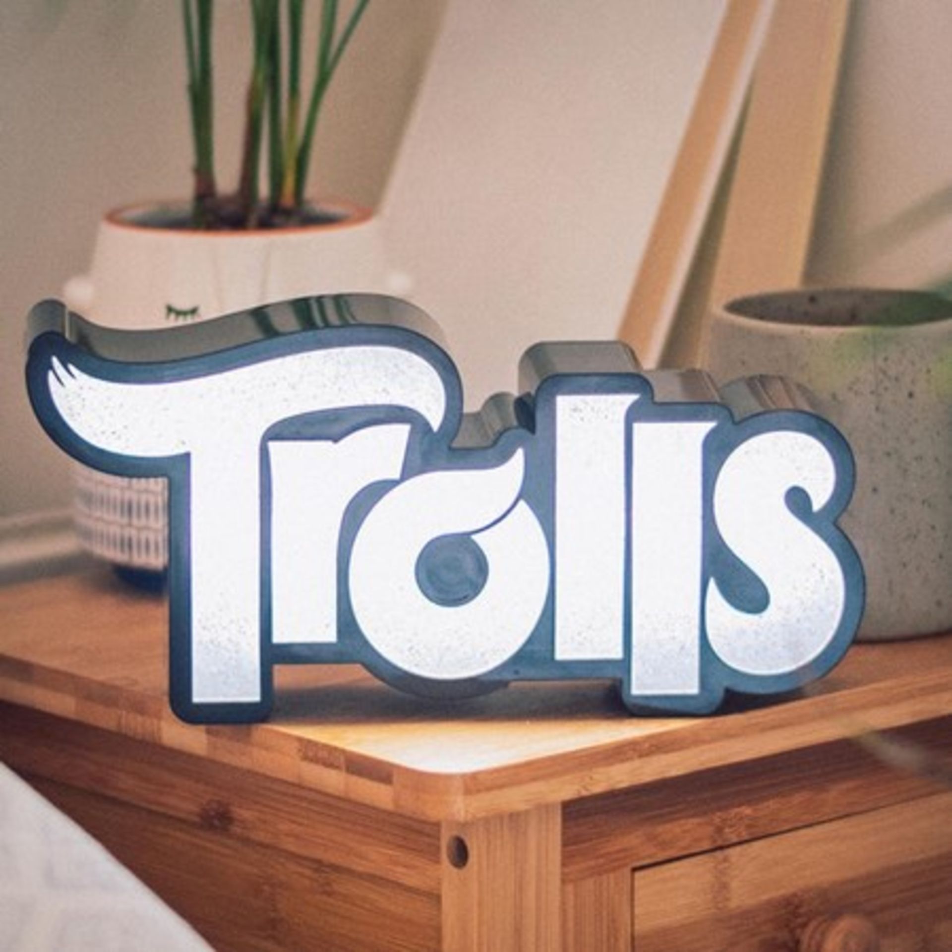 New Trolls Logo Light