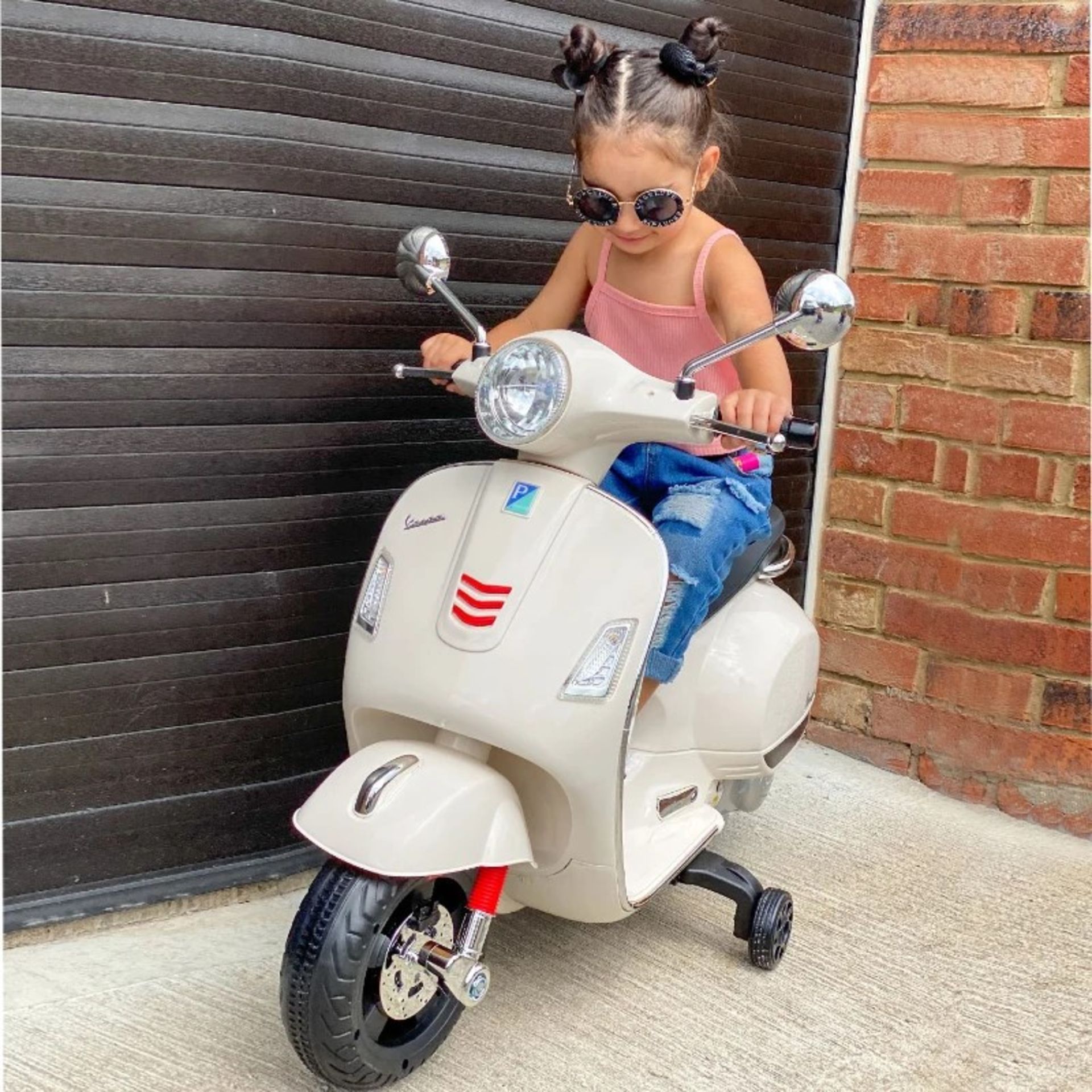 RRP £110.99 - Kids Ride On Vespa Motorcycle W/LED Lights - White -