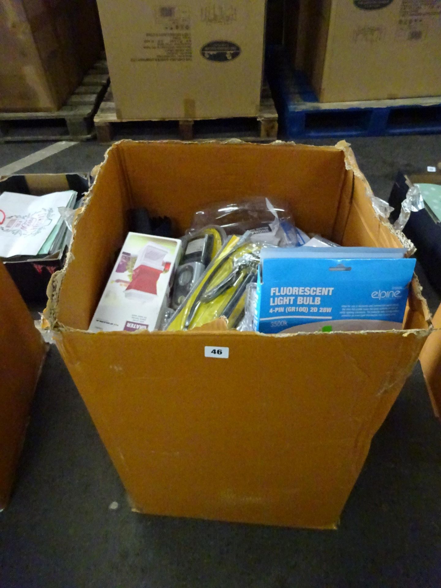 BOX OF KITCHENWARE, TOOLS, ELECTRICALS & ODDS