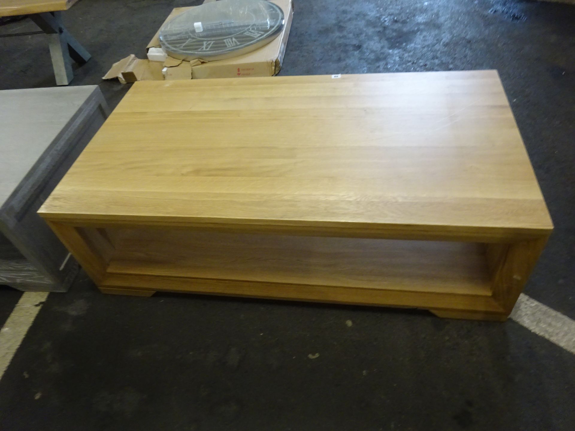 RRP £369.99 - Oak Furnitureland BEVEL Natural Solid Oak Coffee Table 130 X 41 X 70CM - MAY HAVE A - Image 4 of 6