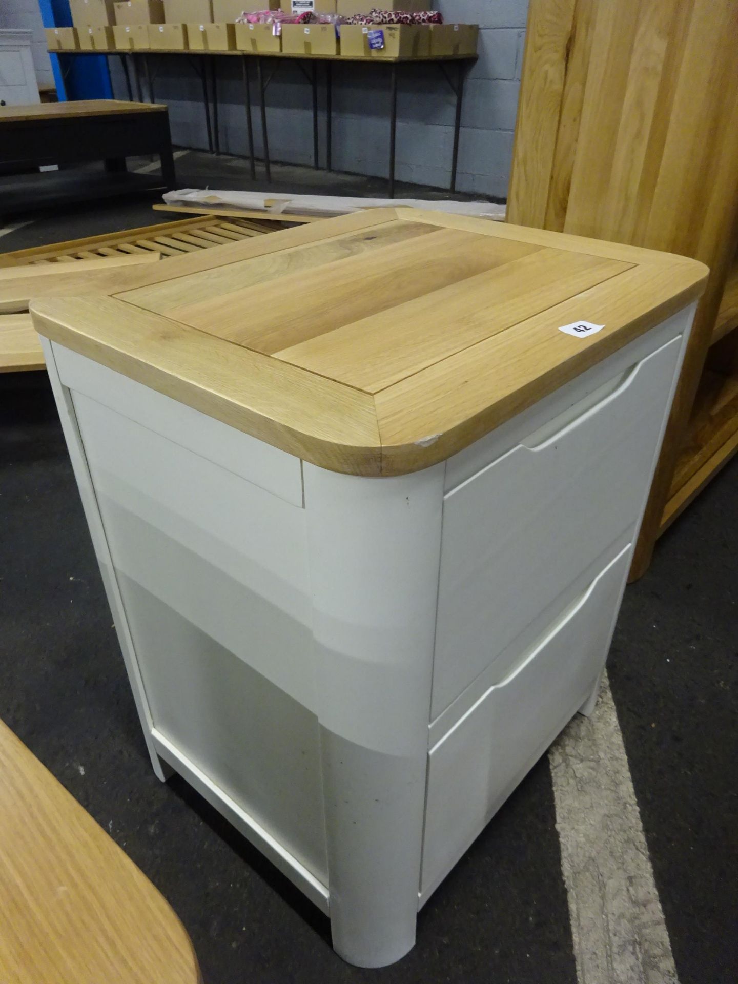 RRP £219.99 - OAK FURNITURELAND HOVE Natural Oak & Painted 2 Drawer Bedside Table 50 X 60 X 41CM - - Image 4 of 4