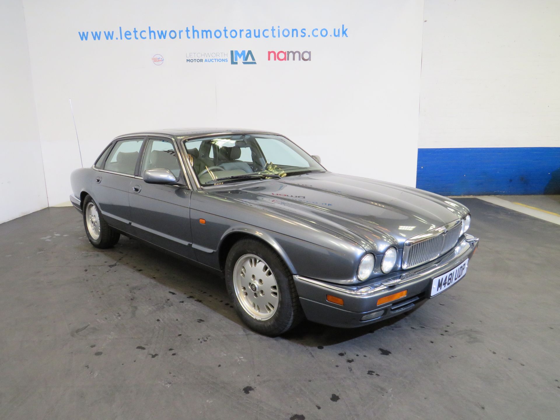 19994 Jaguar XJ6 Auto - 3239cc