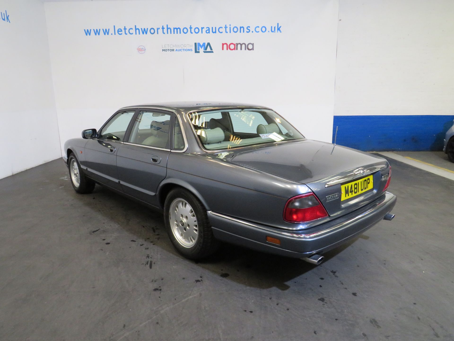 19994 Jaguar XJ6 Auto - 3239cc - Image 4 of 15