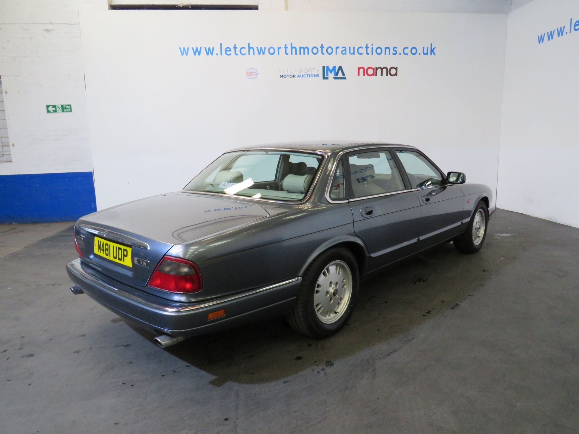 19994 Jaguar XJ6 Auto - 3239cc - Image 6 of 15