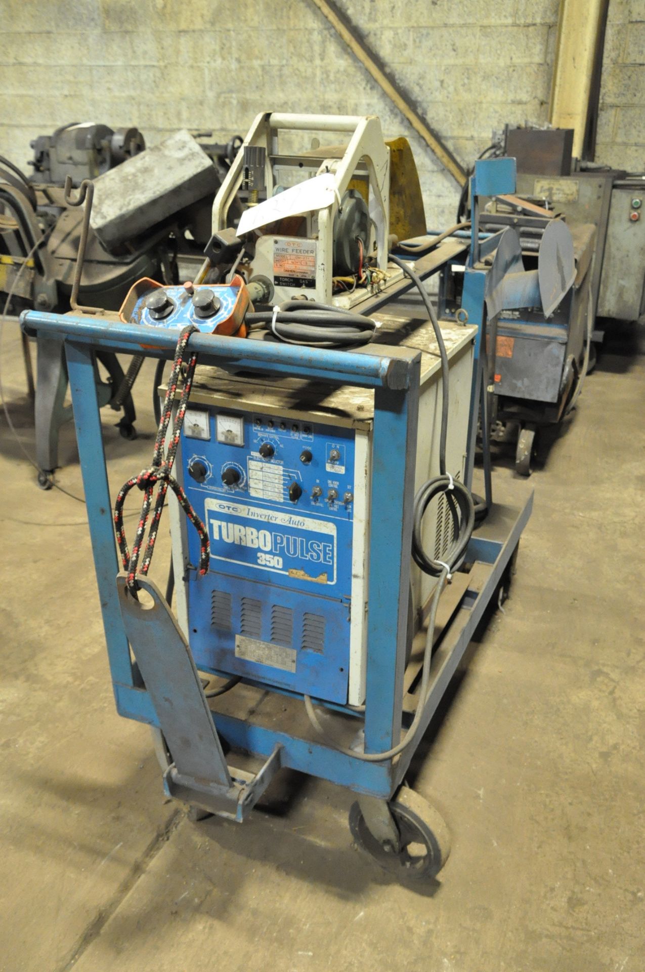 DAIHEN OTC TURBO PULSE Model CPVP-350, 350-AMP Pulsed Mig Welder, S/N P6109Y KK 14286101