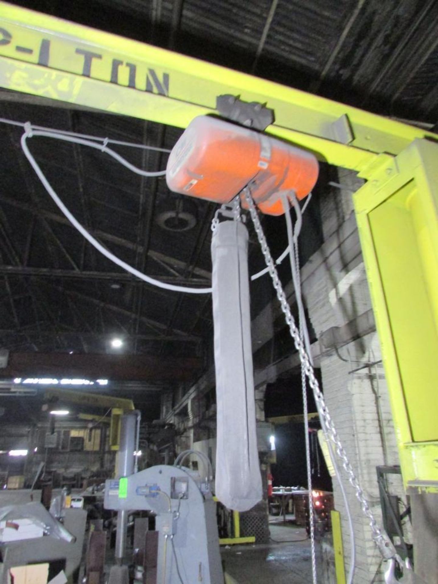 1-Ton Freestanding Jib Crane - Image 4 of 5