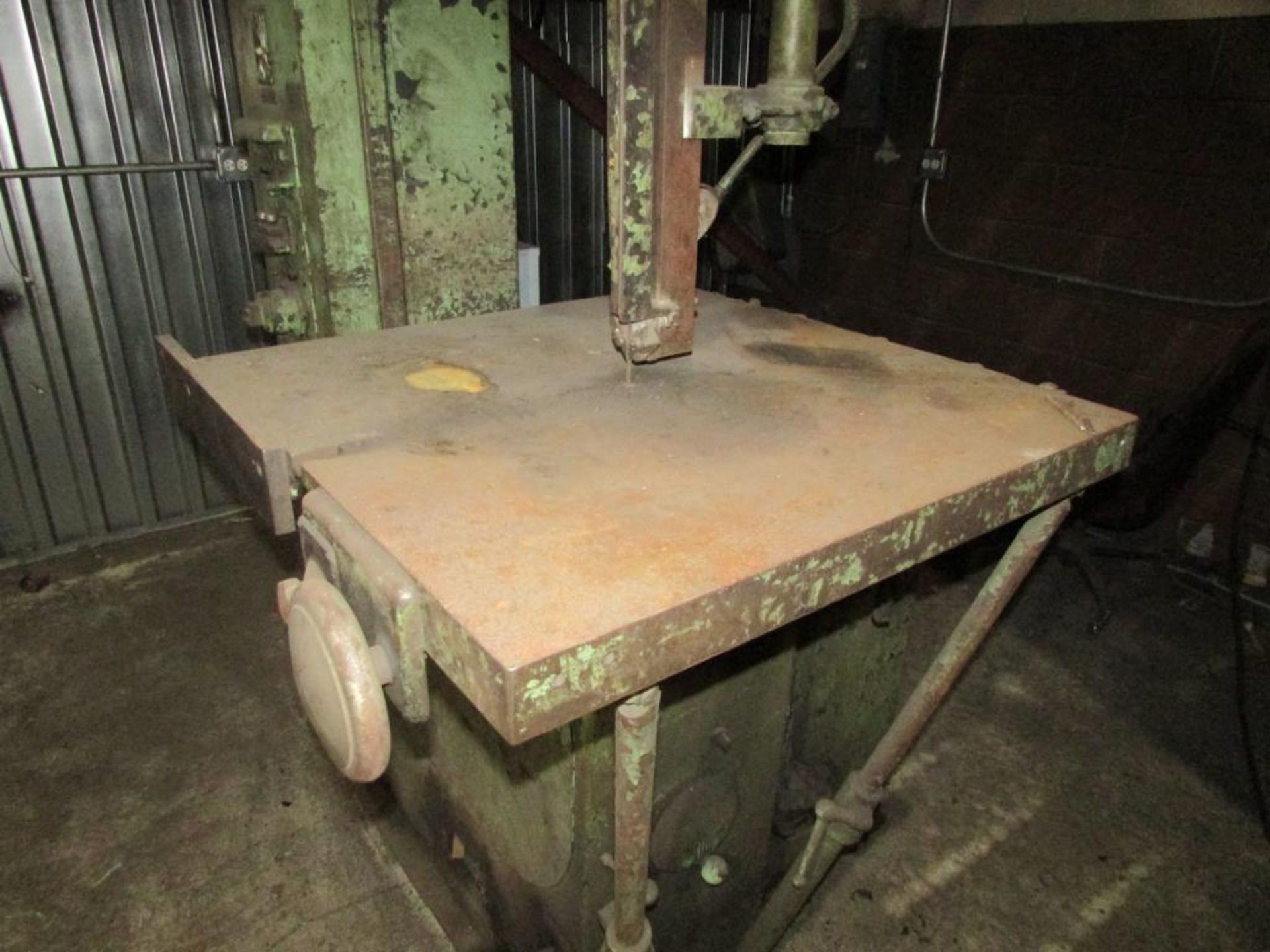 DoAll Vertical Bandsaw - Image 3 of 7