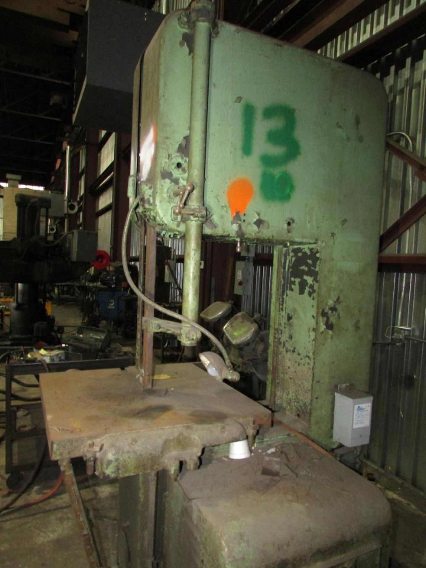 DoAll Vertical Bandsaw - Image 5 of 7