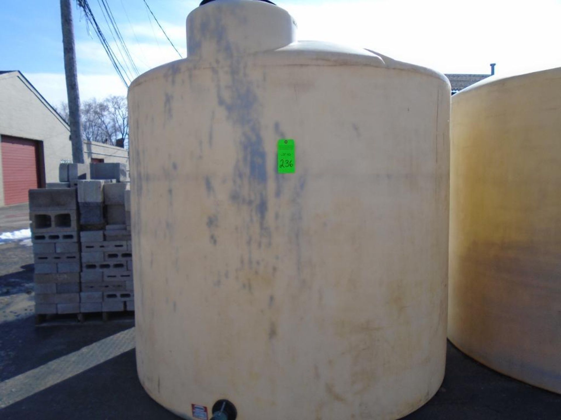 Large 2,200 Gallon Tank