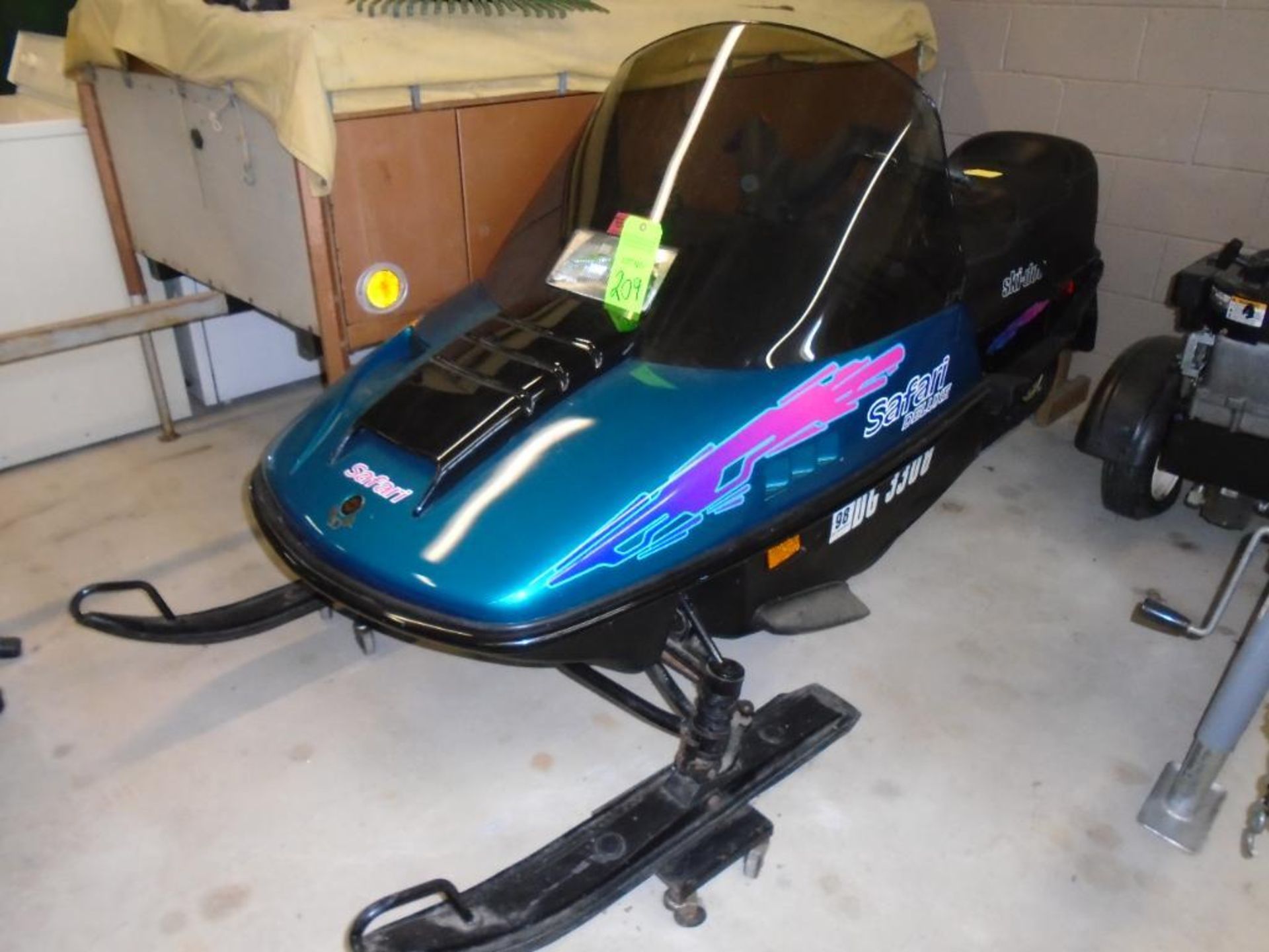 Safari Deluxe Skidoo Snowmobile