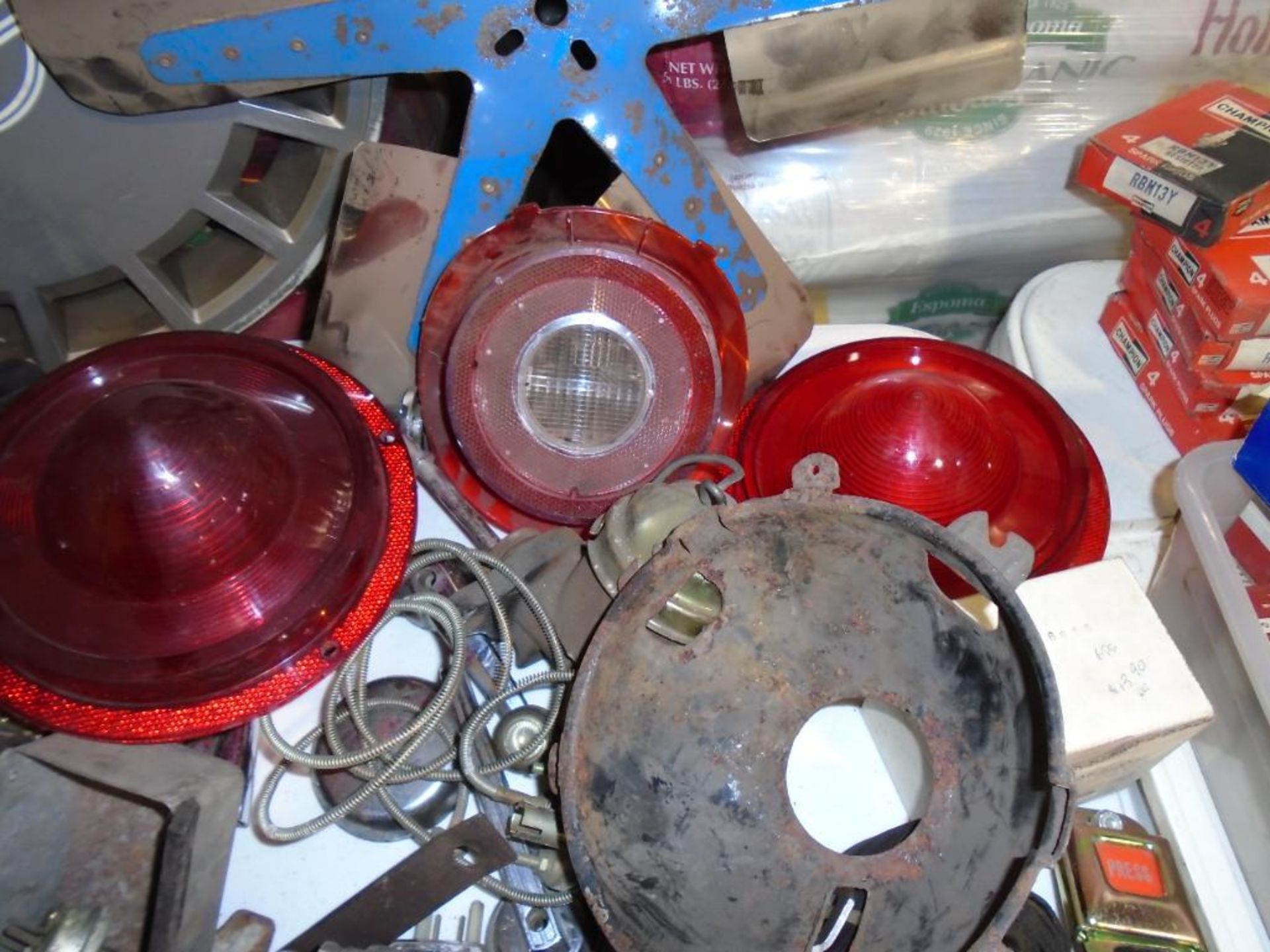 Lot of Assorted Truck/Car Parts - Image 5 of 8