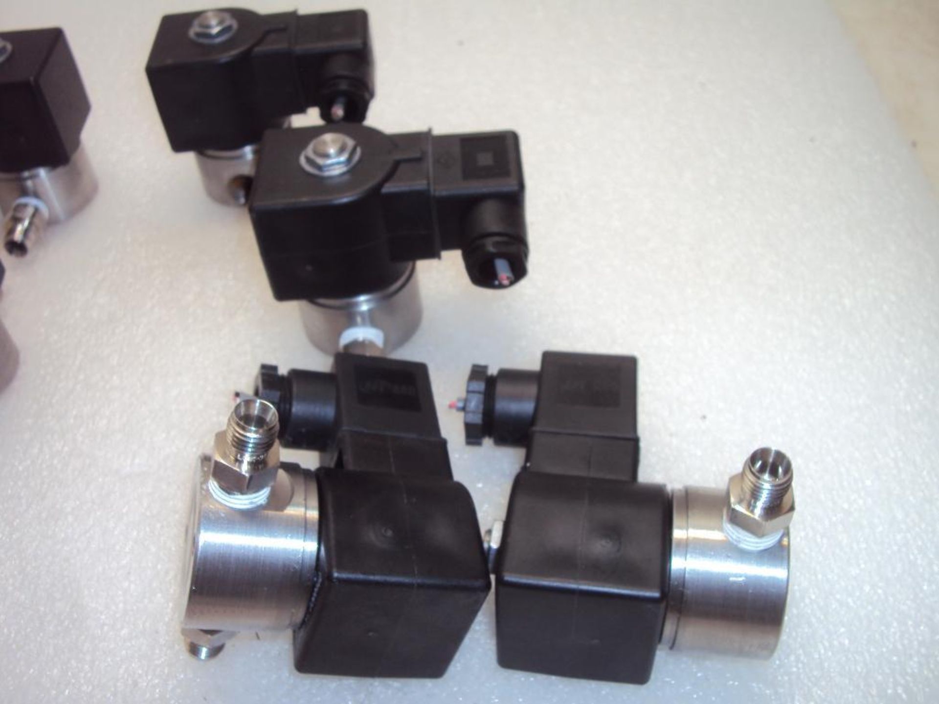 Parker Stainless Steel Solenoid 2 Way Valves - Image 3 of 3