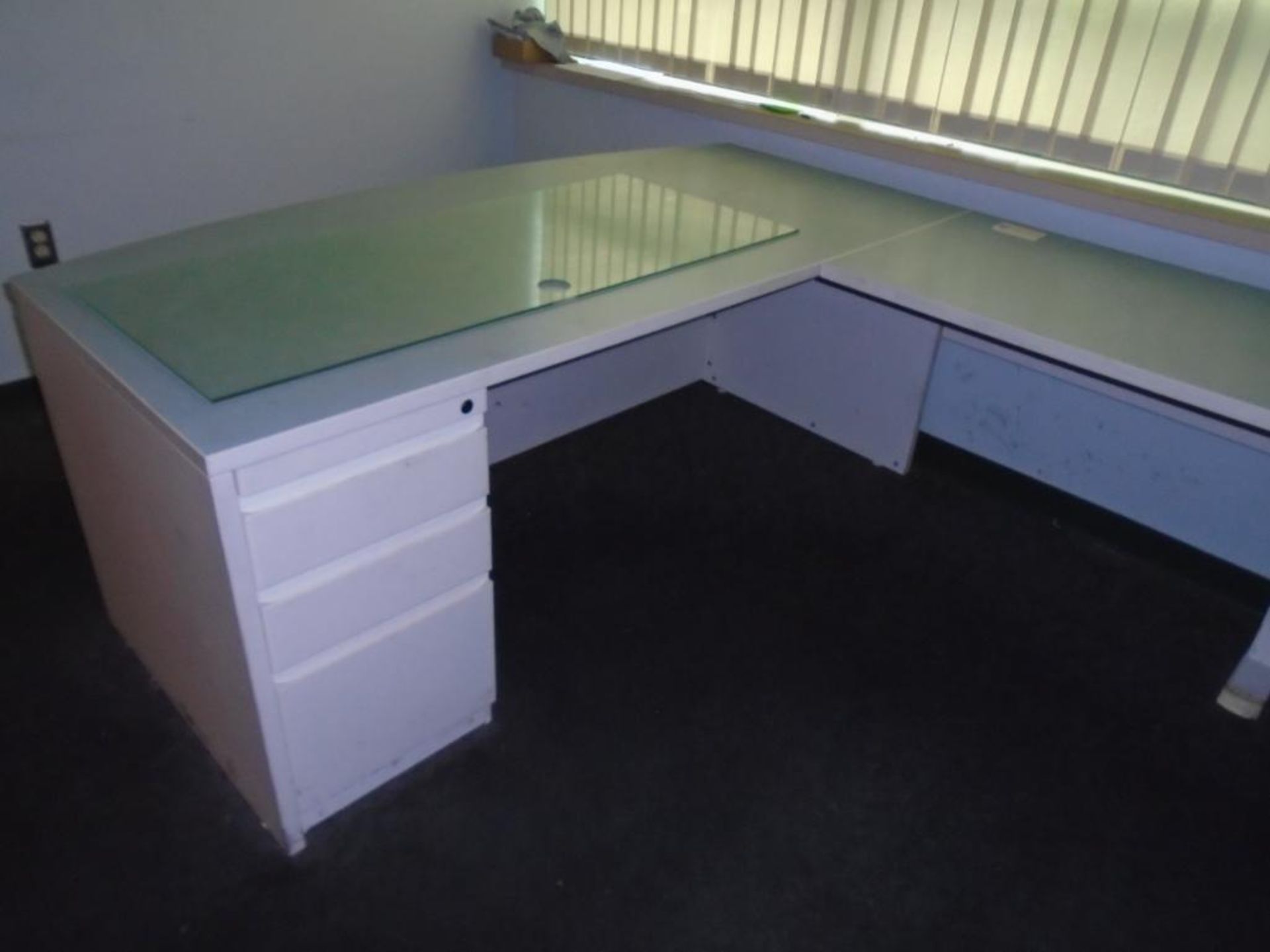 Office Desk - Image 4 of 4