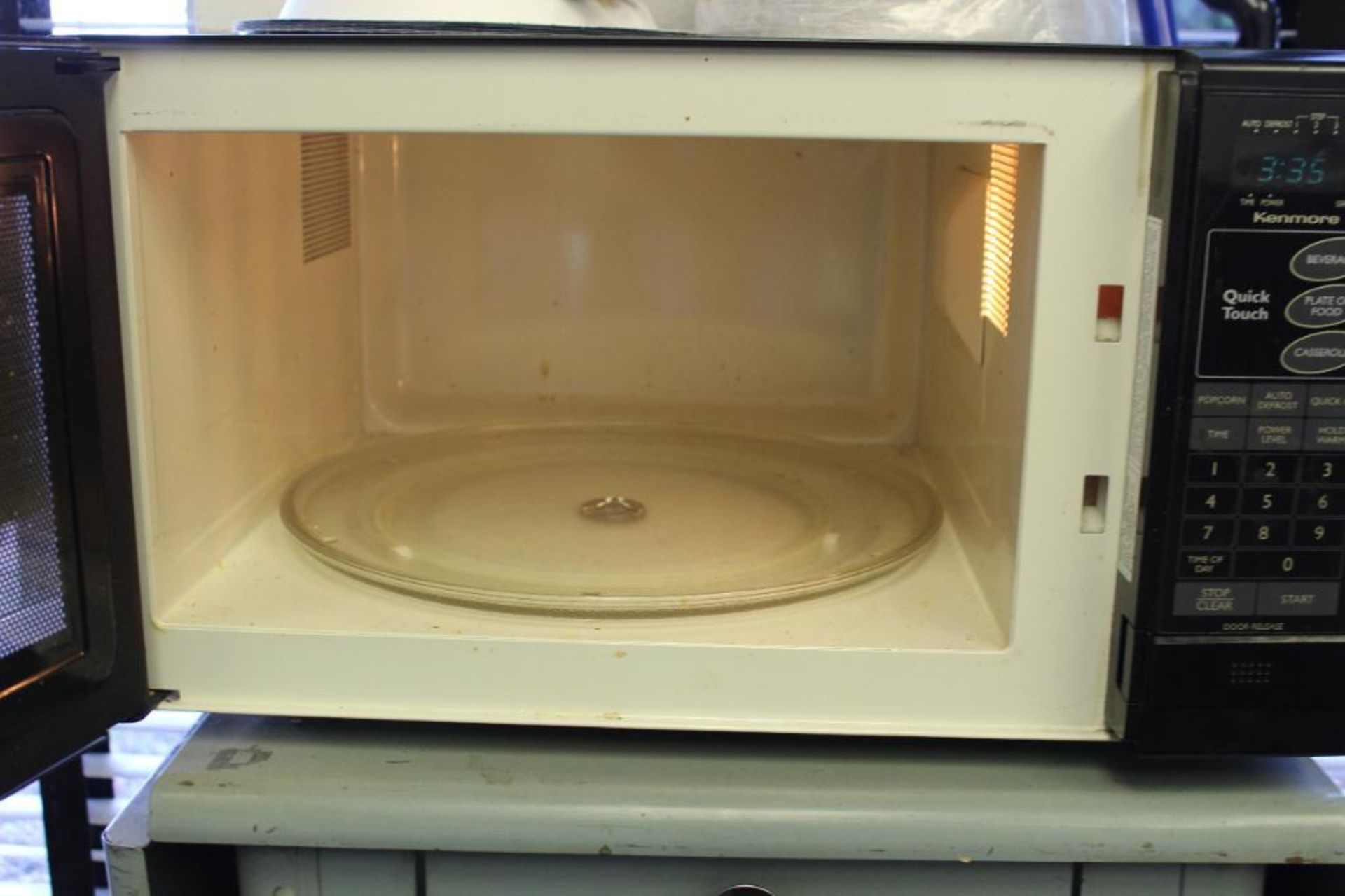 Kenmore Microwave - Image 2 of 2